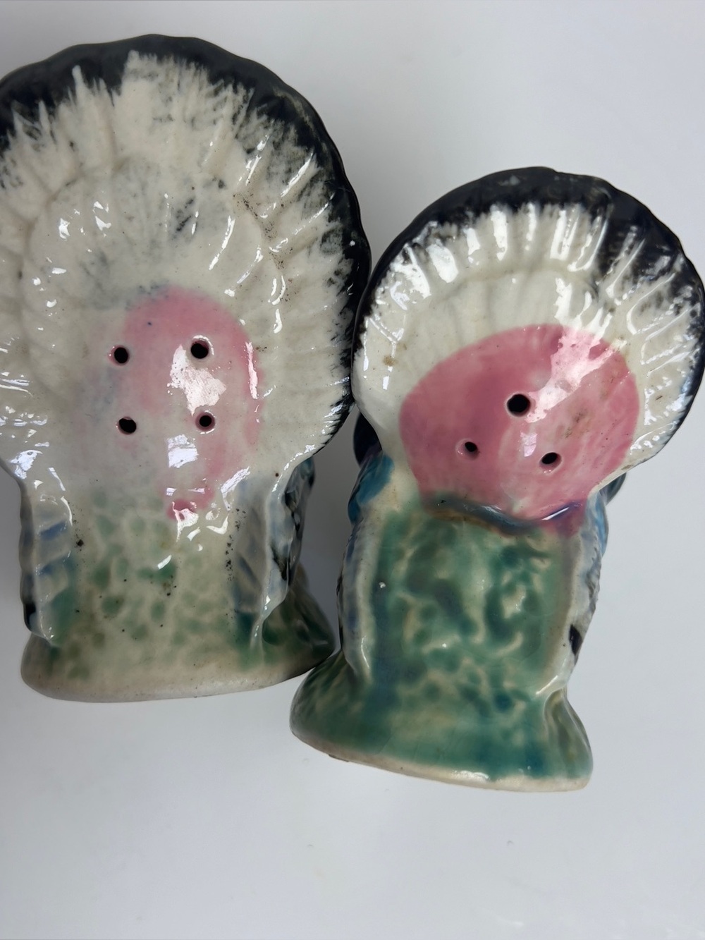 Vintage Hand Painted Ceramic Turkey Pair Salt and Pepper Shakers - Made in Japan - Picture 3 of 7